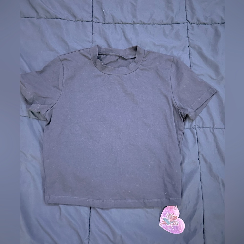 Black cropped baby tee